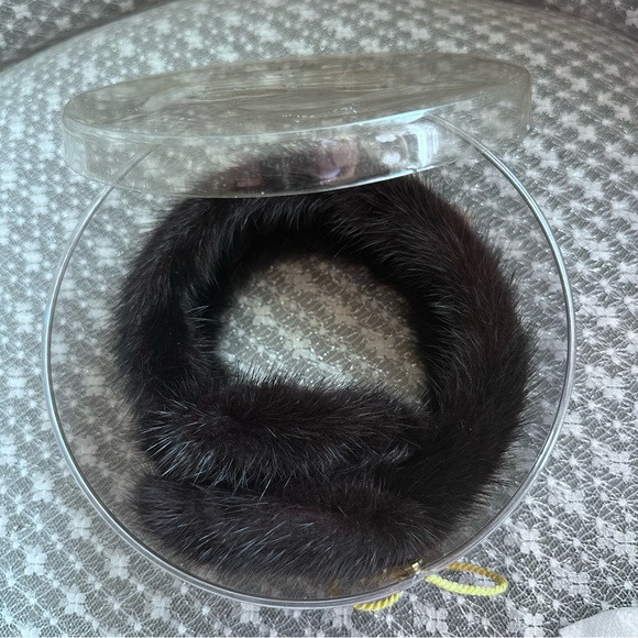 BONWIT TELLER REAL FUR EARMUFFS - Picture 10 of 14